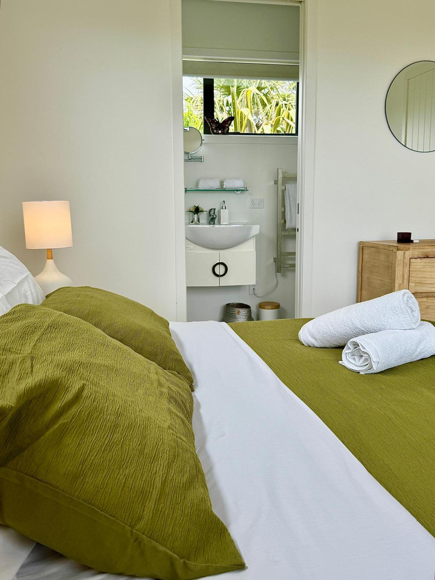 Room At Raglans Travellers Rest Coastal Retreat Exterior foto